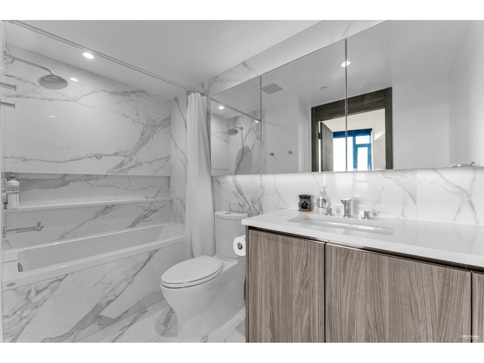 2710 9887 Whalley Boulevard Property Photo 18
