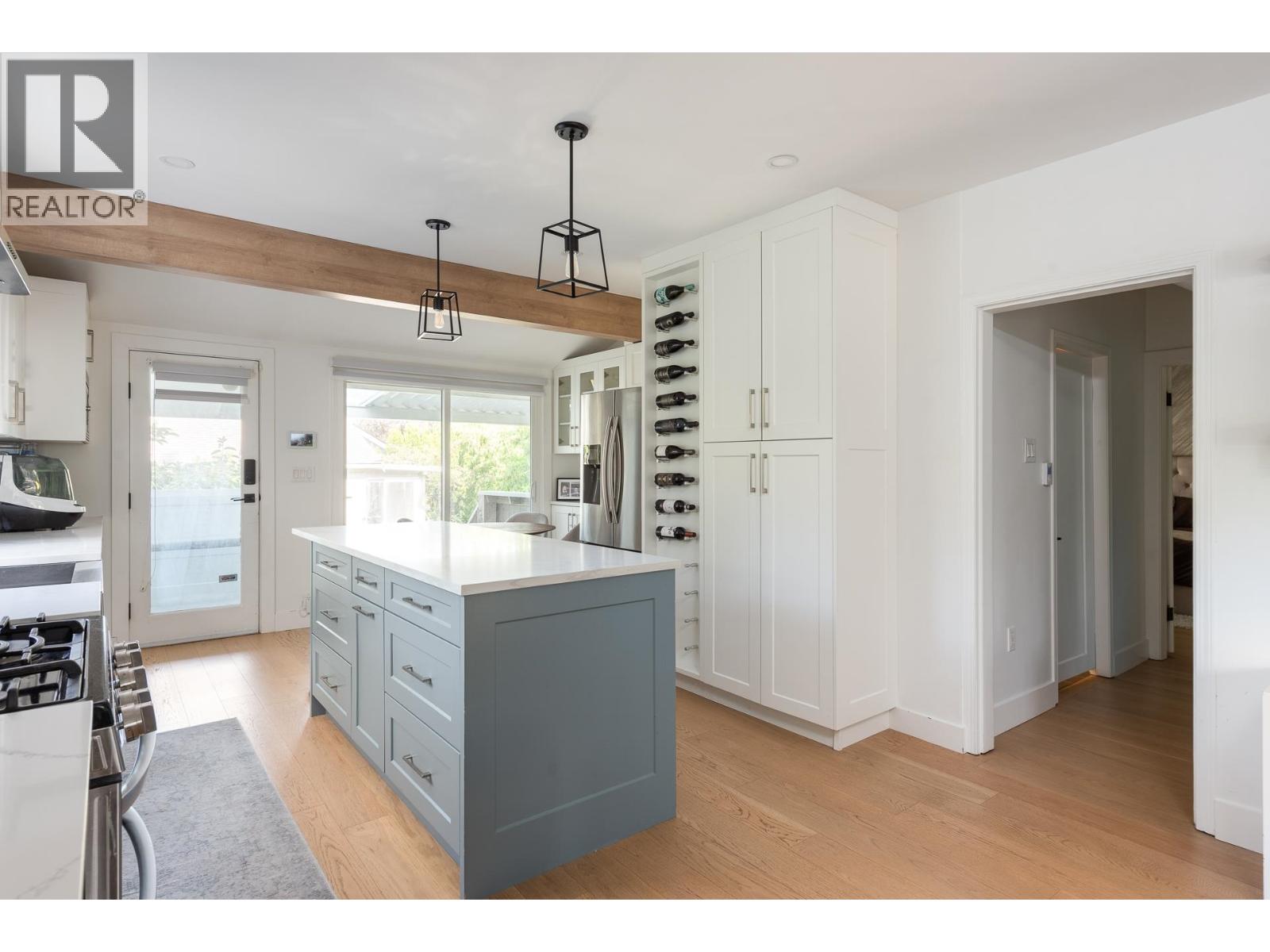 321 Sixth Avenue Property Photo 8