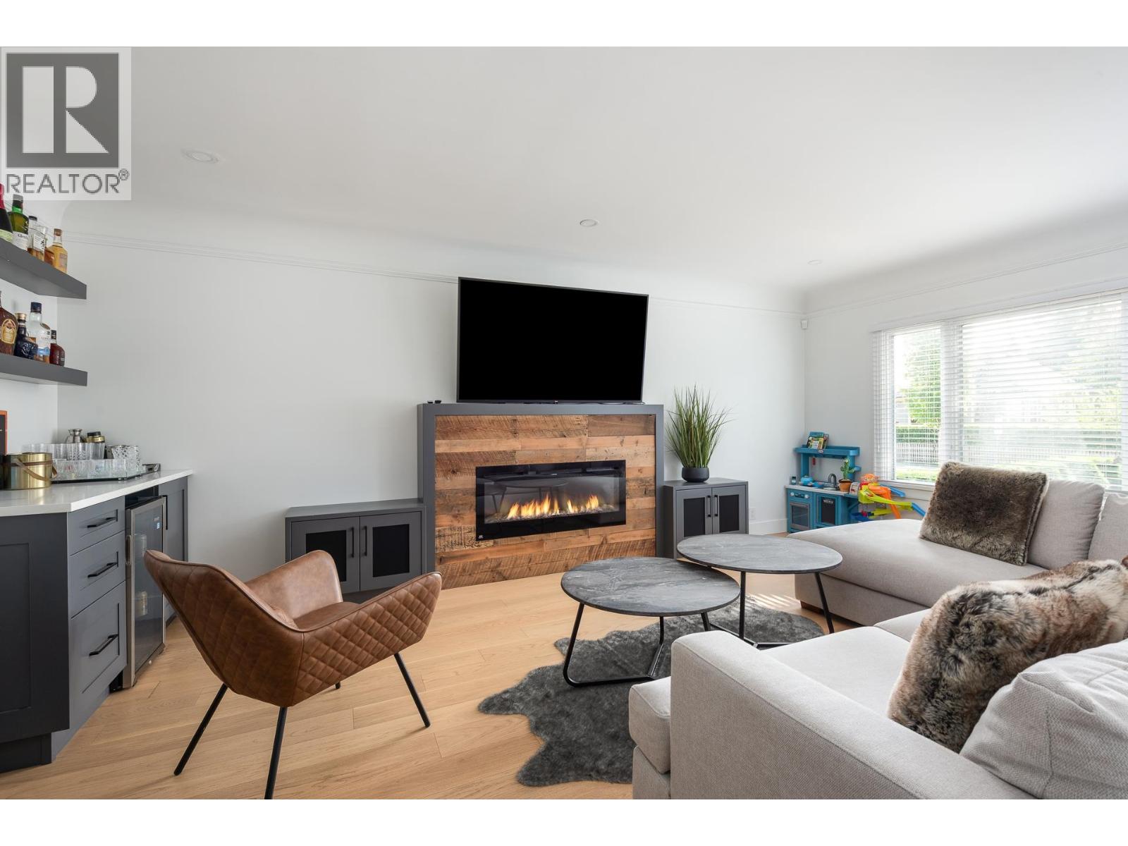 321 Sixth Avenue Property Photo 12
