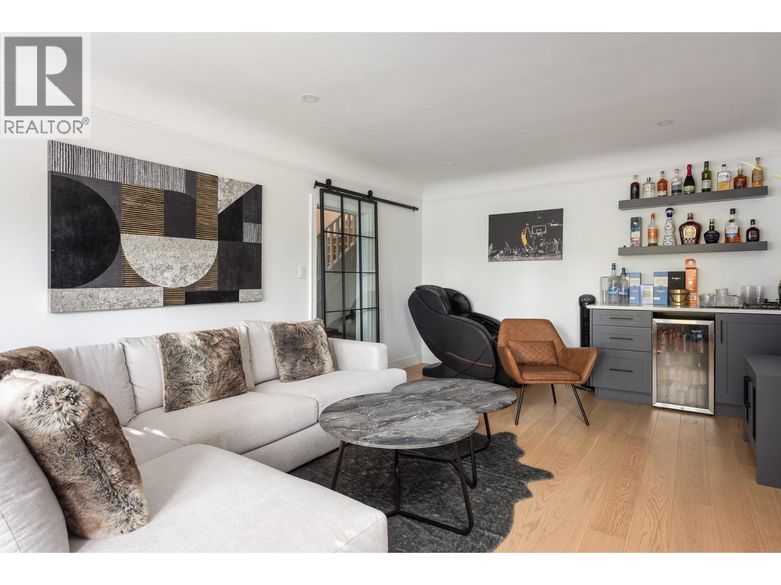 321 Sixth Avenue Property Photo 13