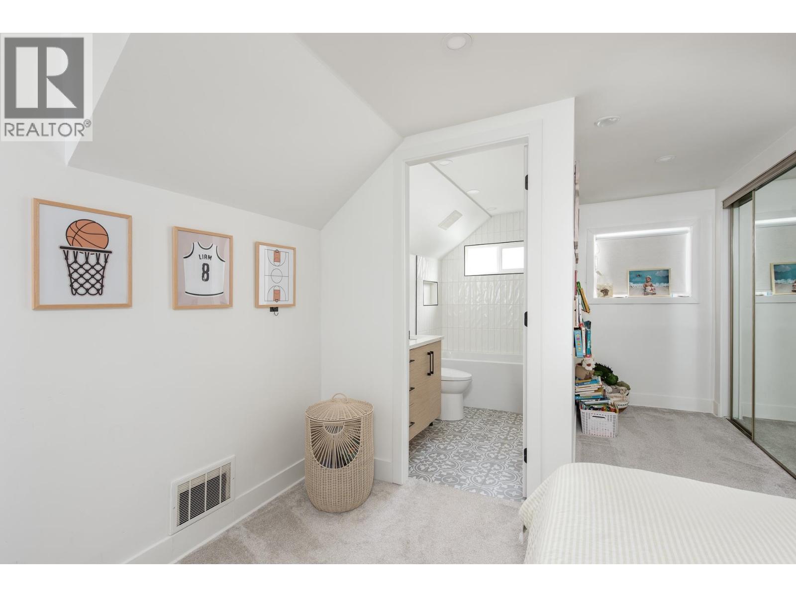 321 Sixth Avenue Property Photo 24