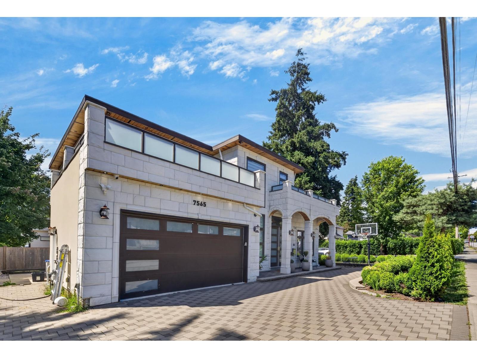 7565 116 Street Property Photo 2