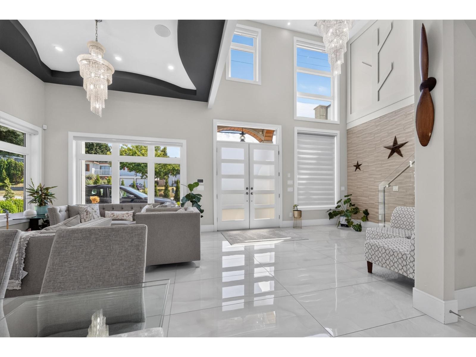 7565 116 Street Property Photo 5