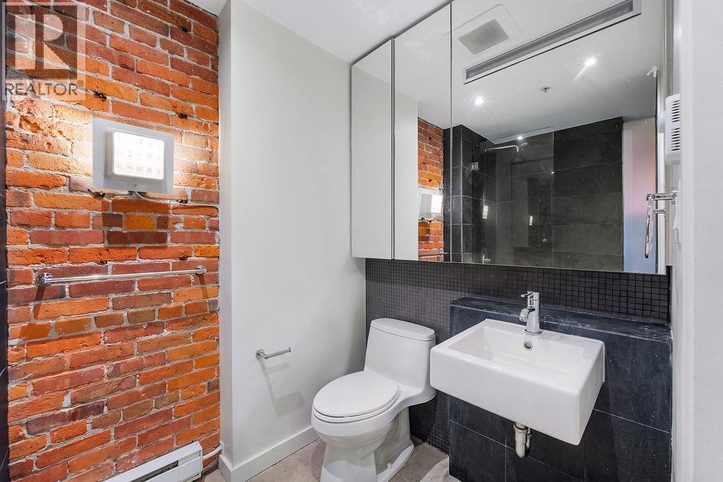 306 53 W Hastings Street Property Photo 4