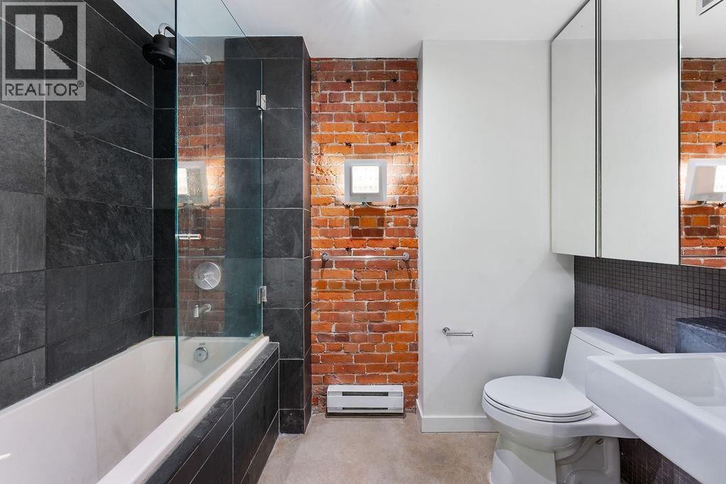 306 53 W Hastings Street Property Photo 5