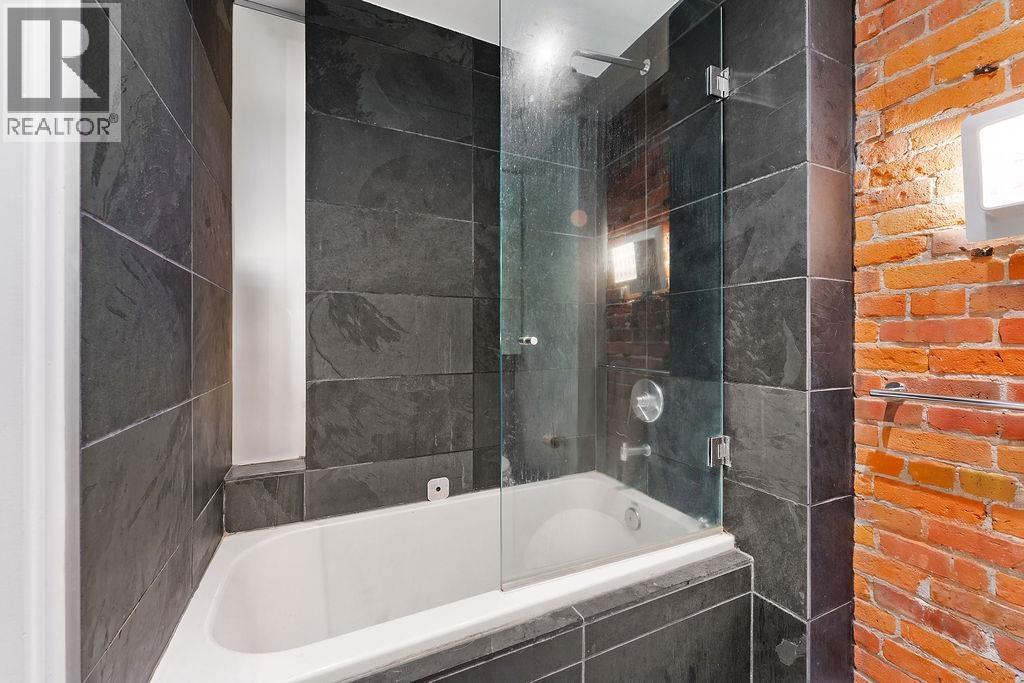 306 53 W Hastings Street Property Photo 6