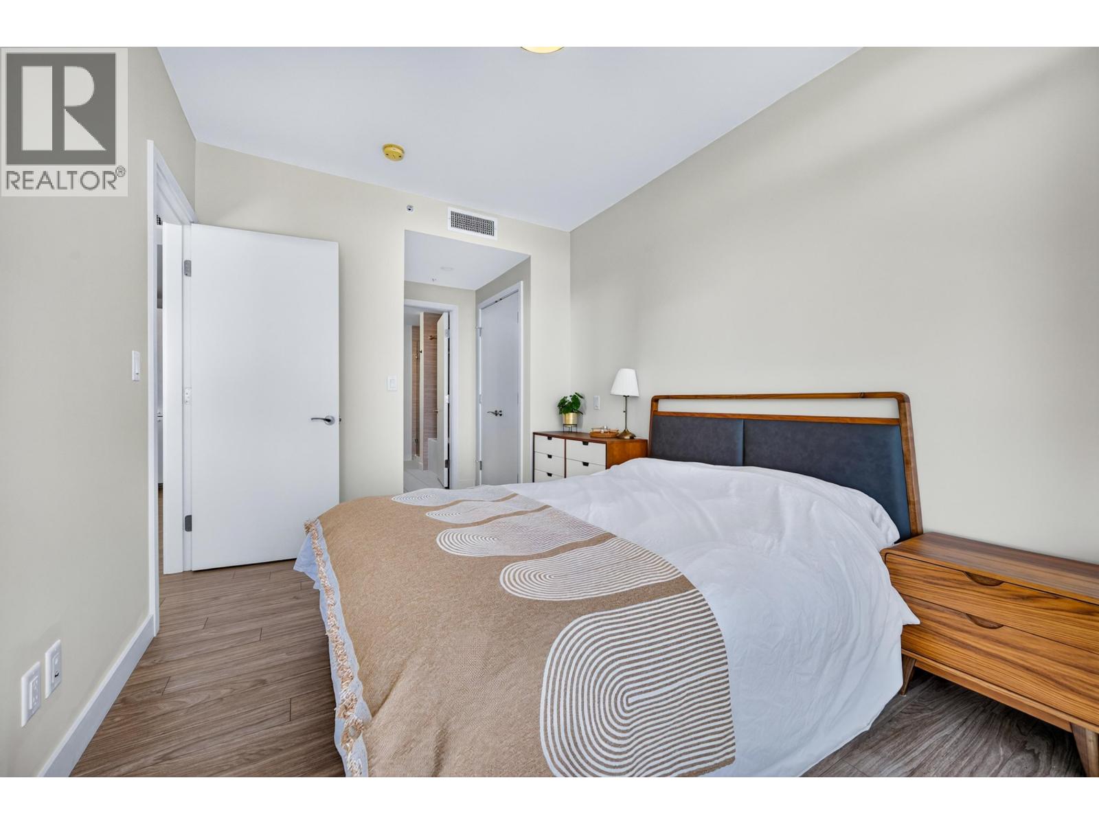 1405 6288 Cassie Avenue Property Photo 9