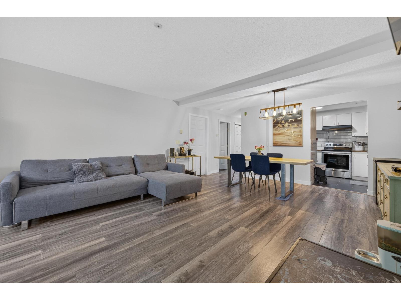 104 7475 138 Street Property Photo 4