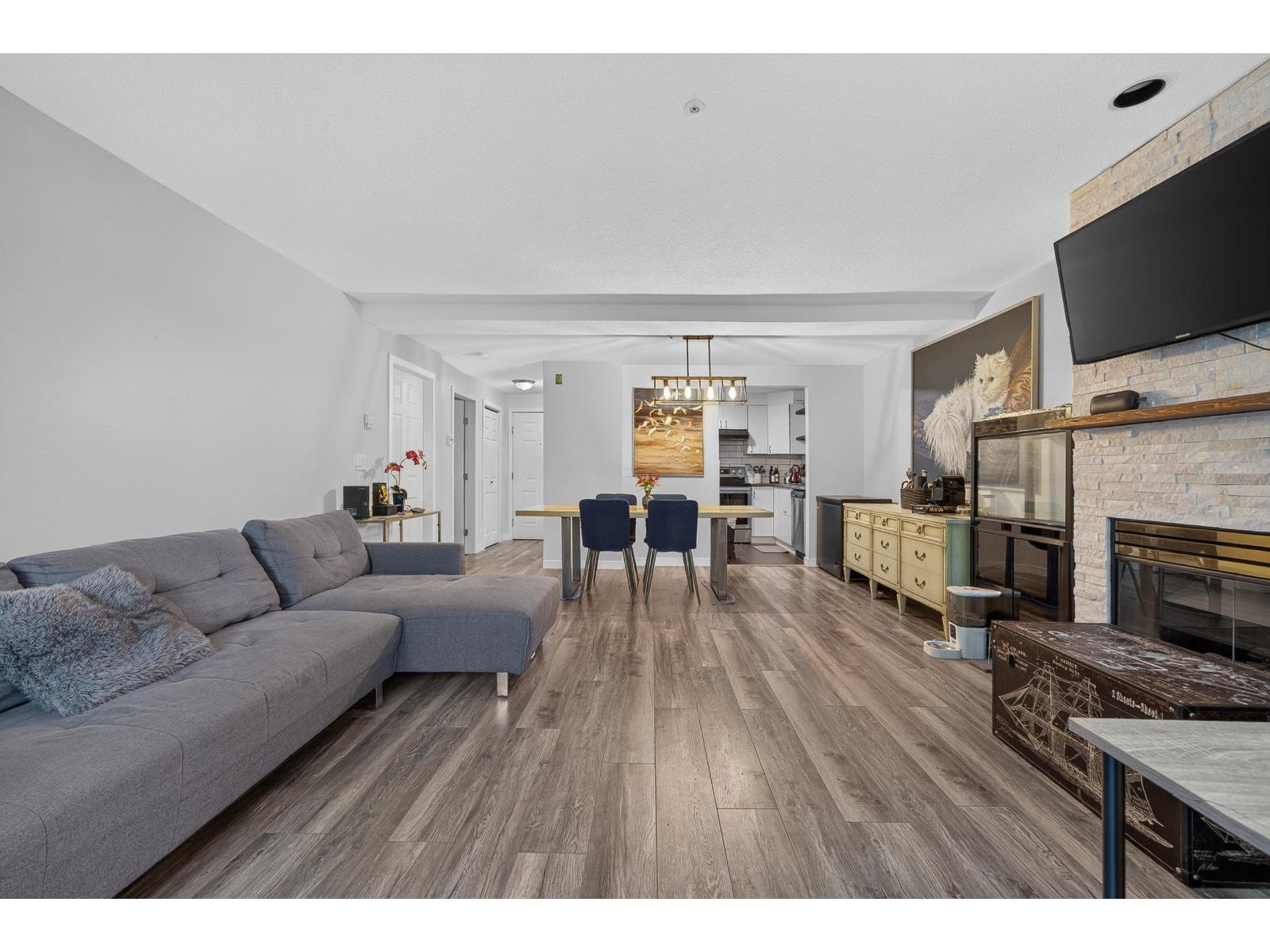 104 7475 138 Street Property Photo 5