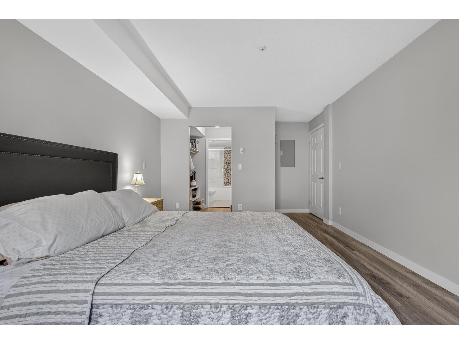 104 7475 138 Street Property Photo 14