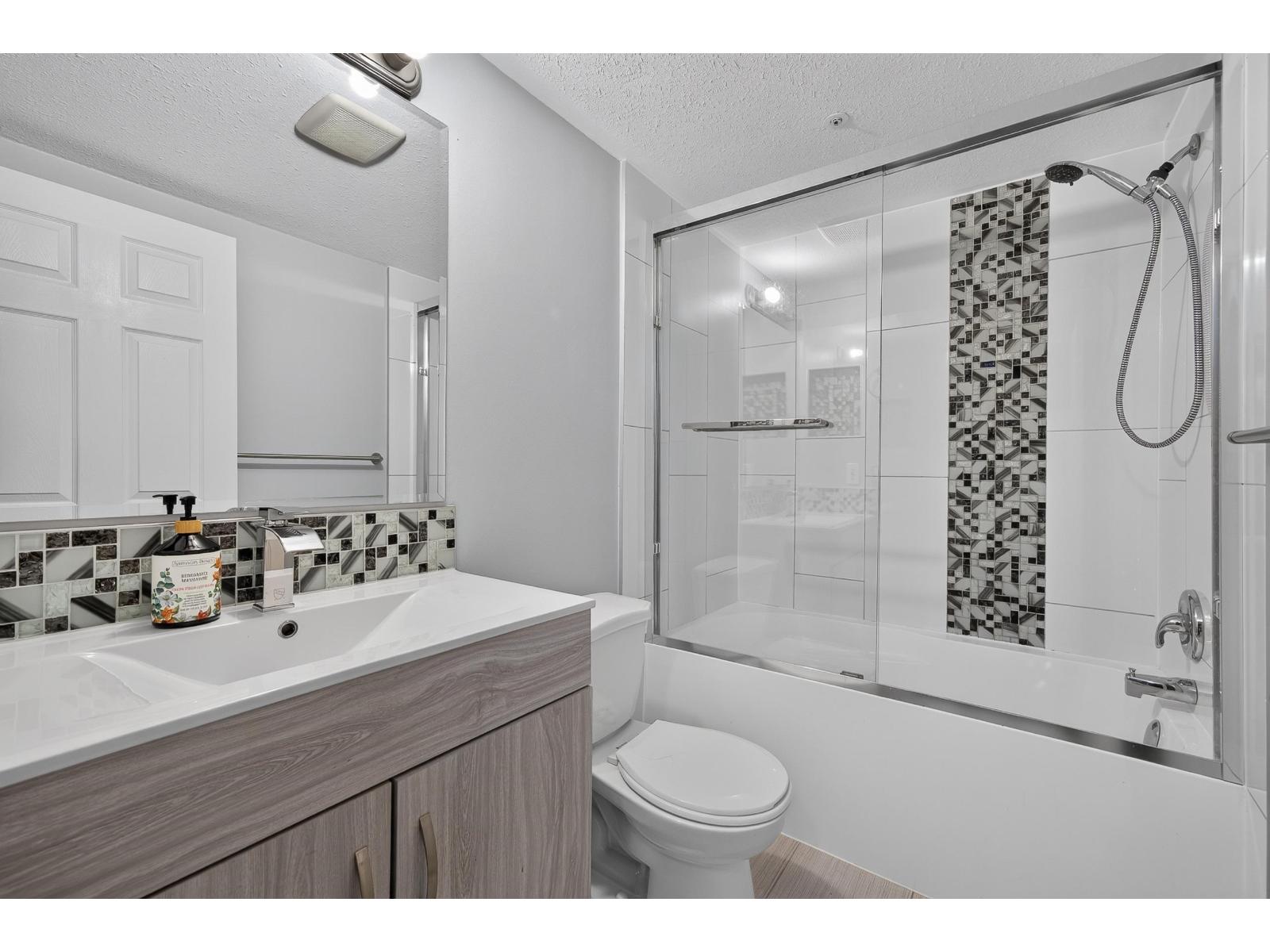 104 7475 138 Street Property Photo 17