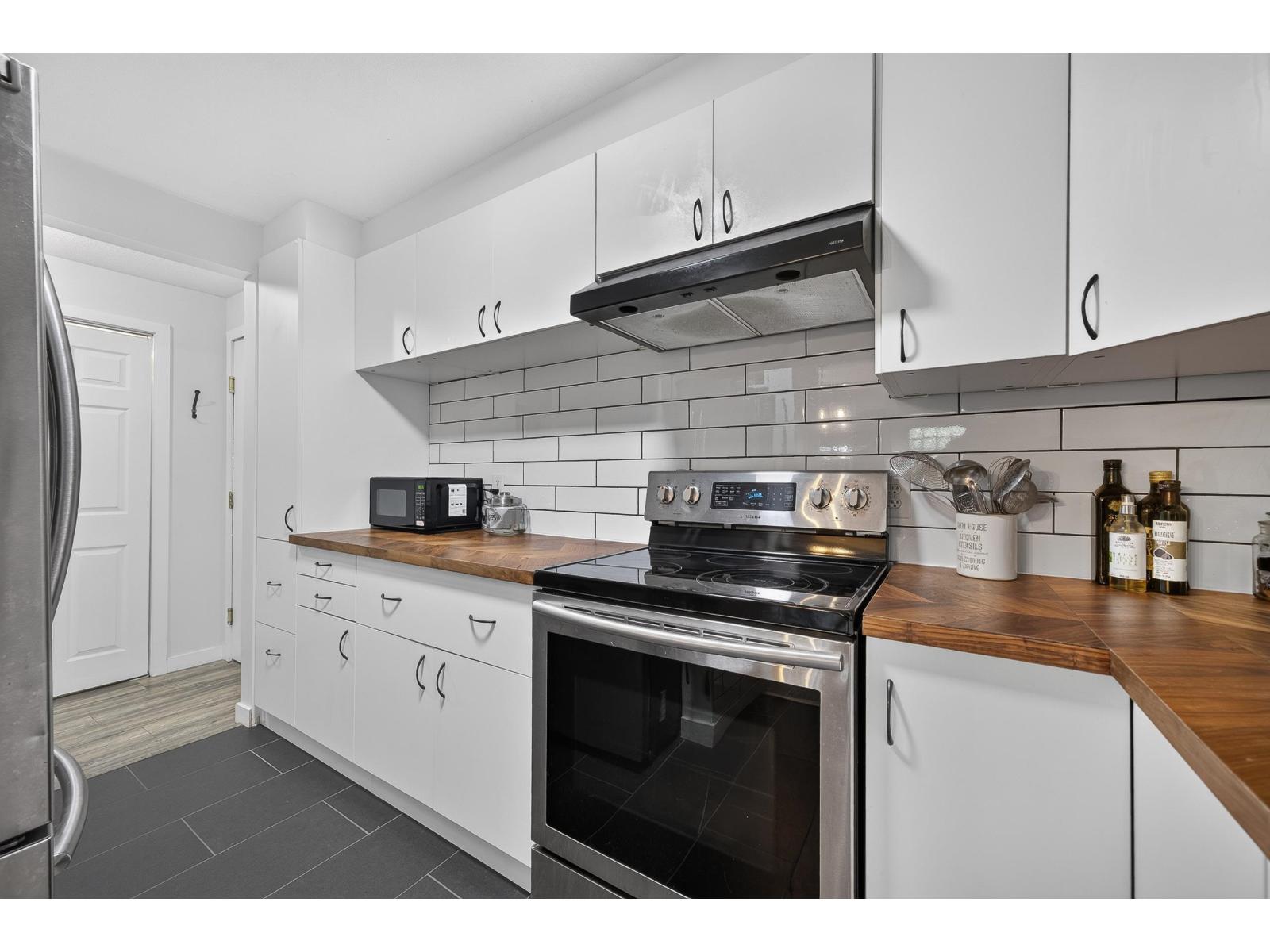 104 7475 138 Street Property Photo 18