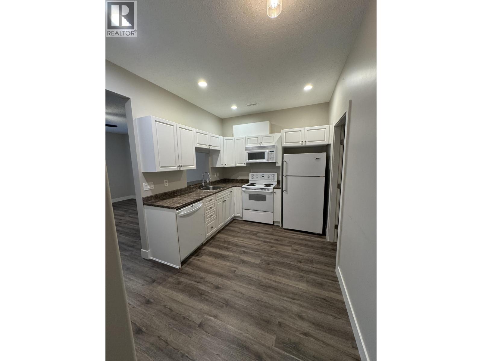23855 Zeron Avenue Property Photo 3