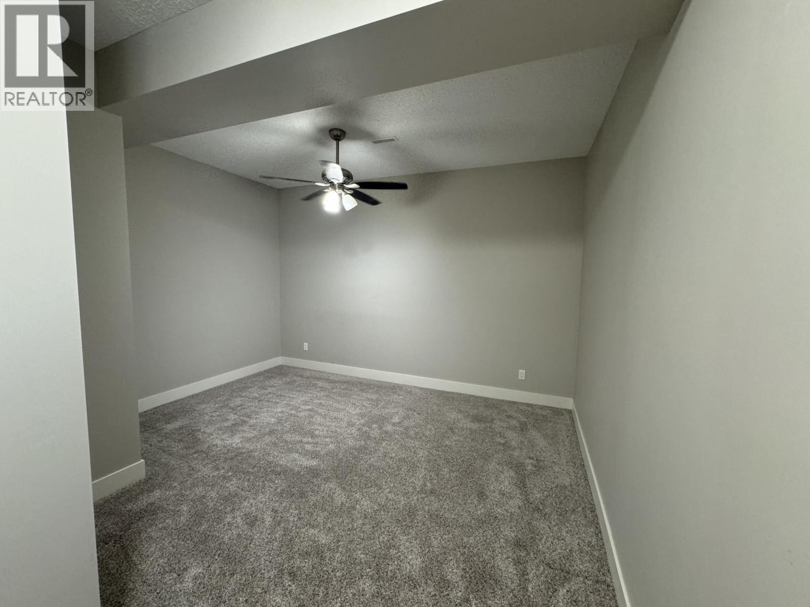 23855 Zeron Avenue Property Photo 5