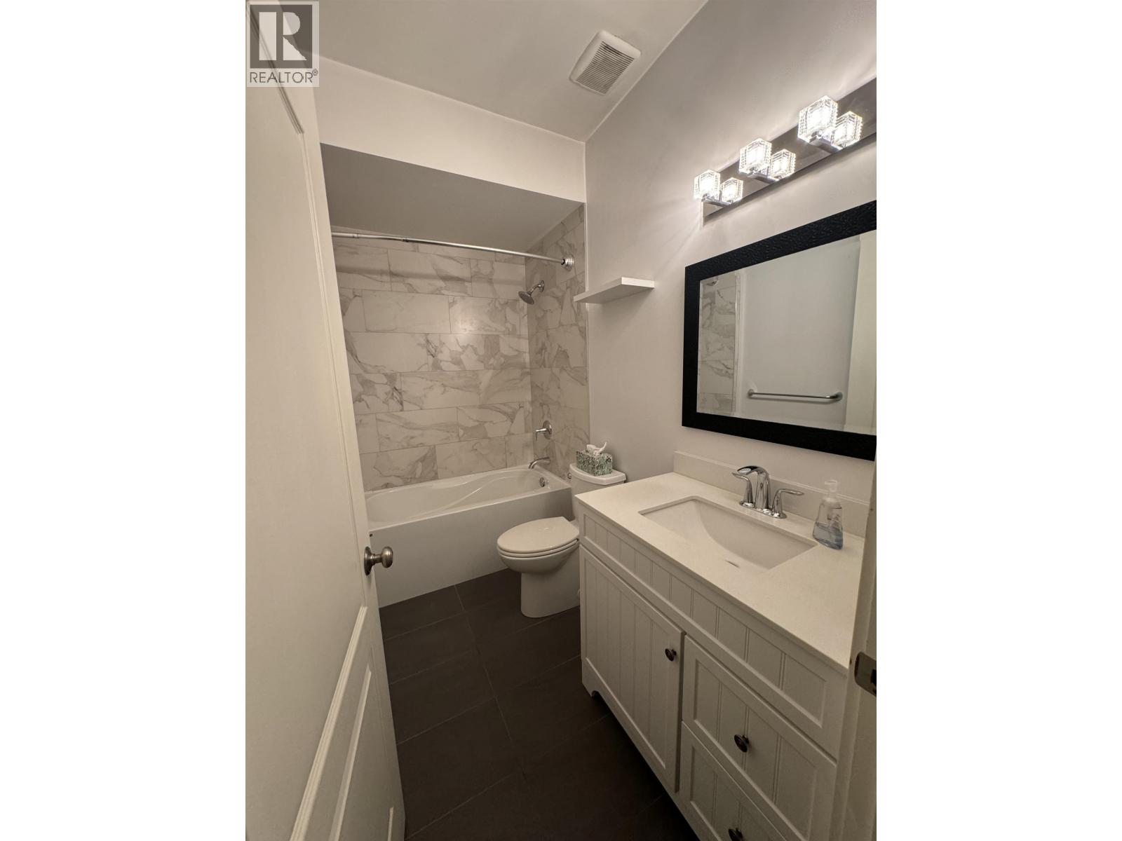 23855 Zeron Avenue Property Photo 6