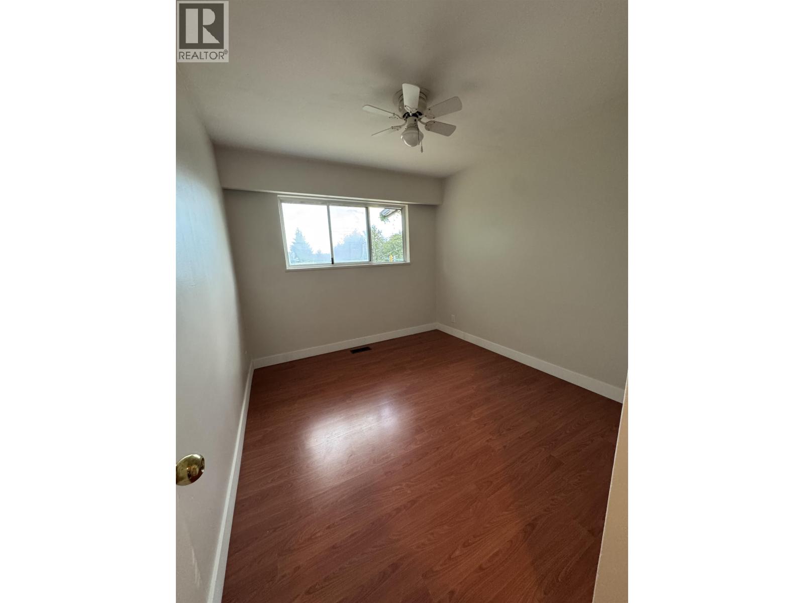 Upper 6717 Broadway Property Photo 5