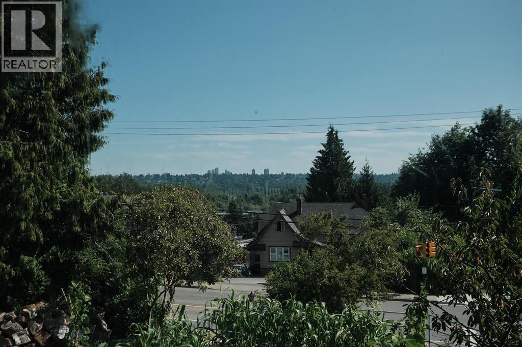 Upper 6717 Broadway Property Photo 12