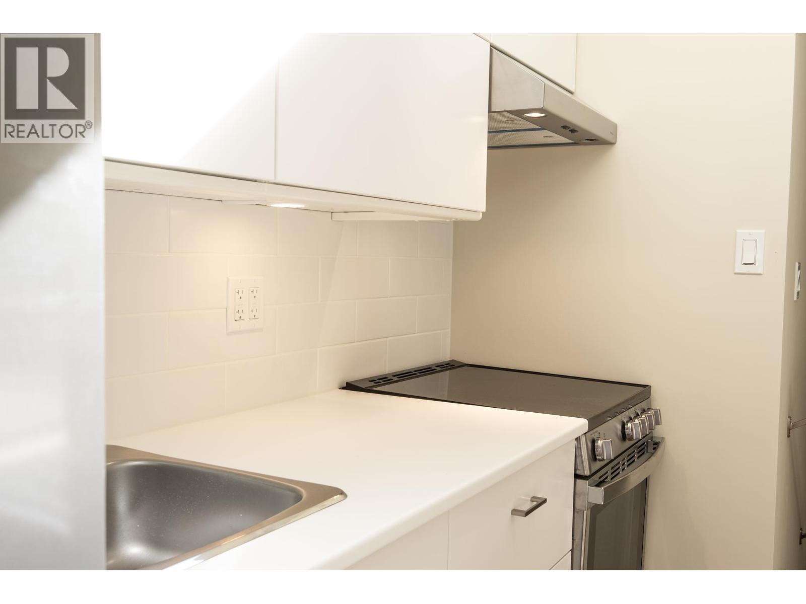 5977 Shoal Way Property Photo 10
