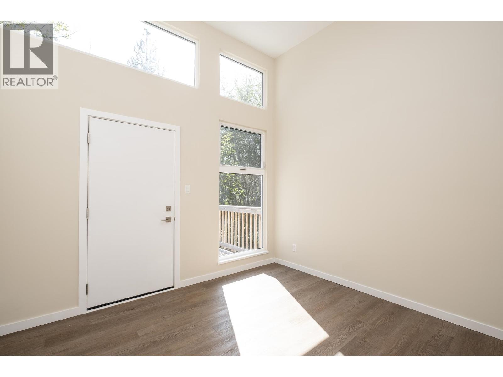5977 Shoal Way Property Photo 12