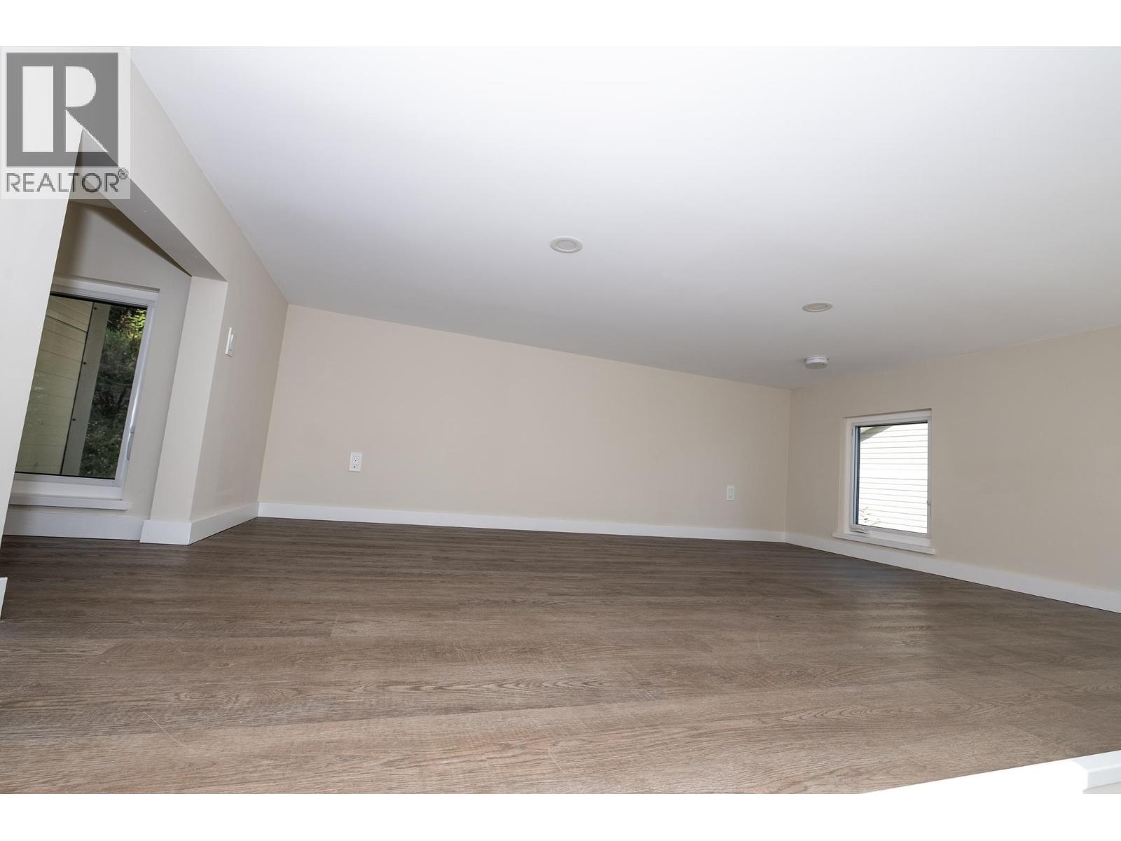 5977 Shoal Way Property Photo 21