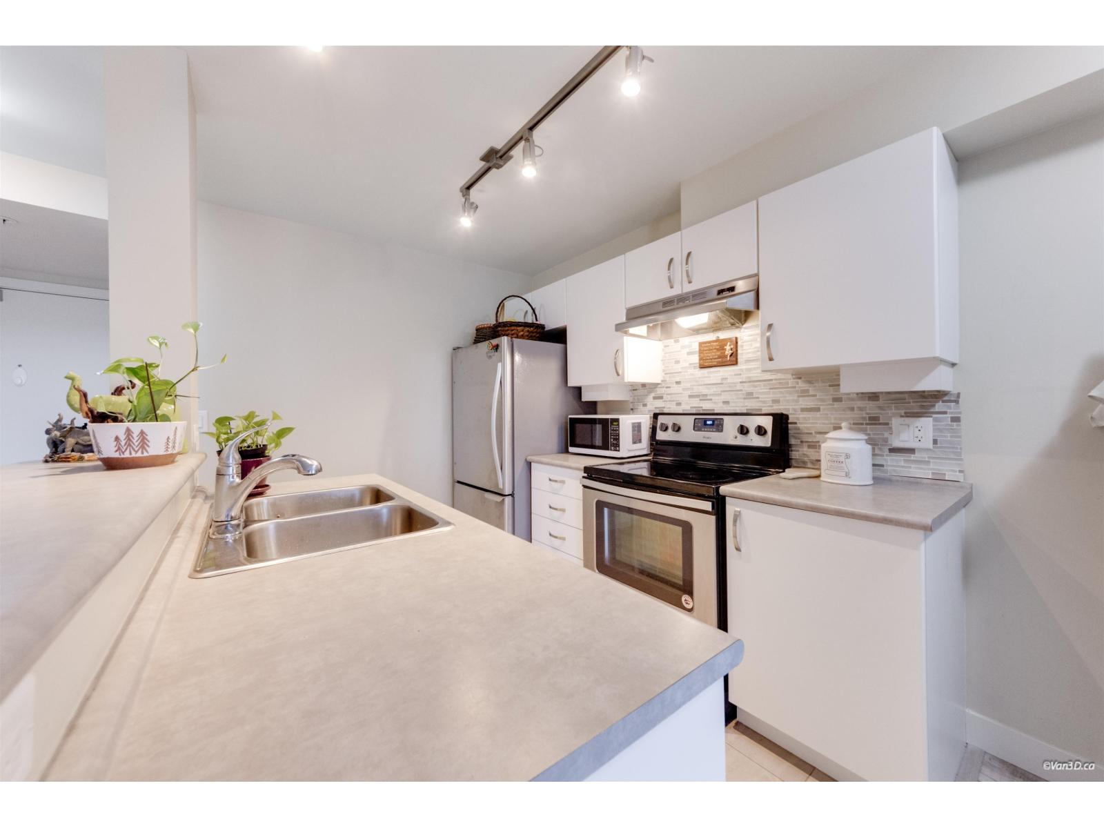 329 10838 City Parkway Property Photo 10