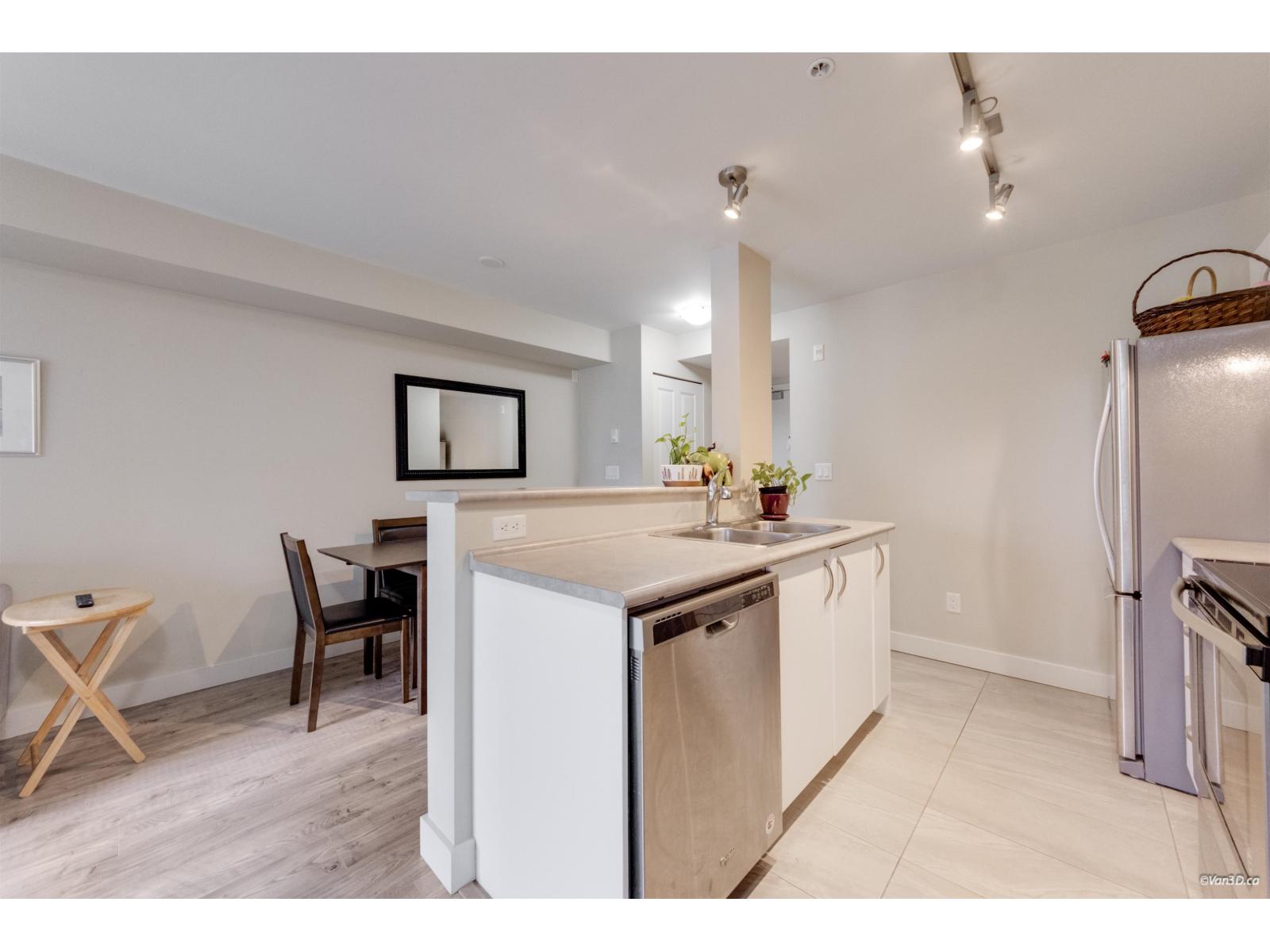329 10838 City Parkway Property Photo 11
