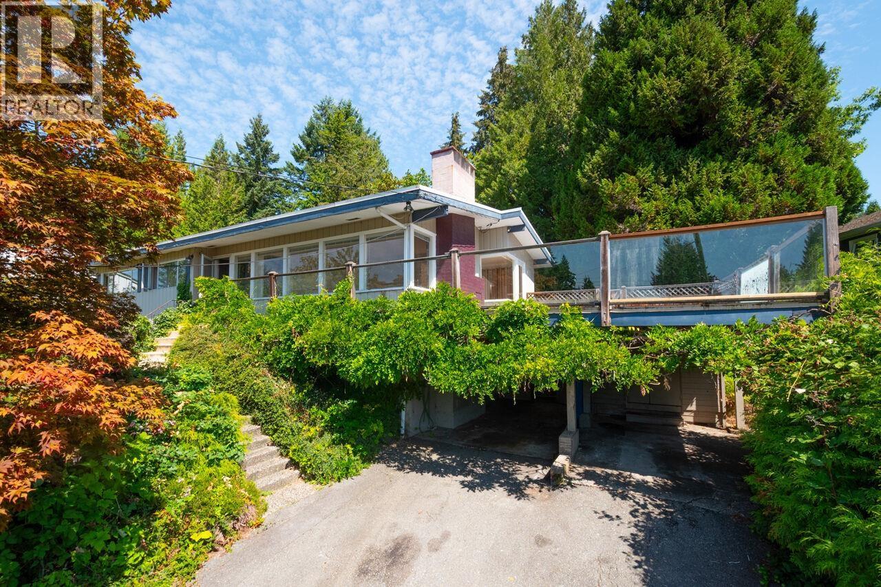 1241 Nepal Crescent Property Photo 2