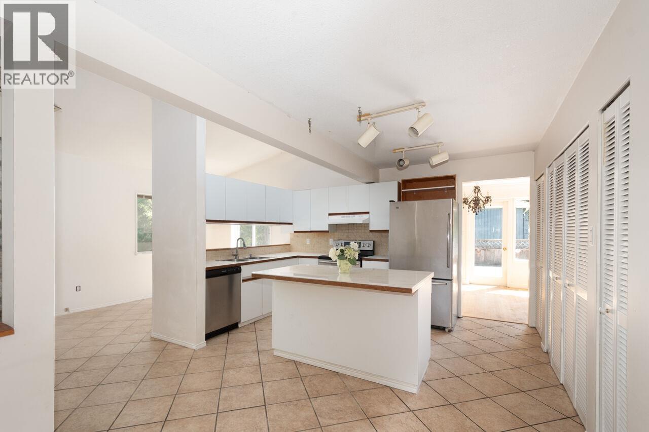 1241 Nepal Crescent Property Photo 9