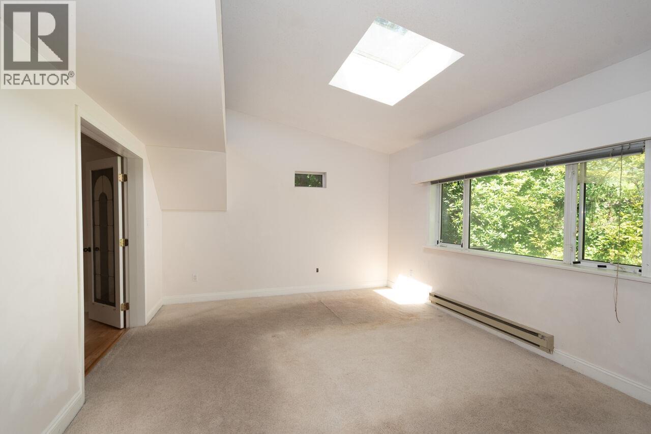 1241 Nepal Crescent Property Photo 17