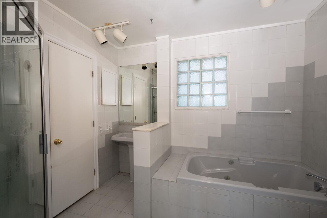 1241 Nepal Crescent Property Photo 20