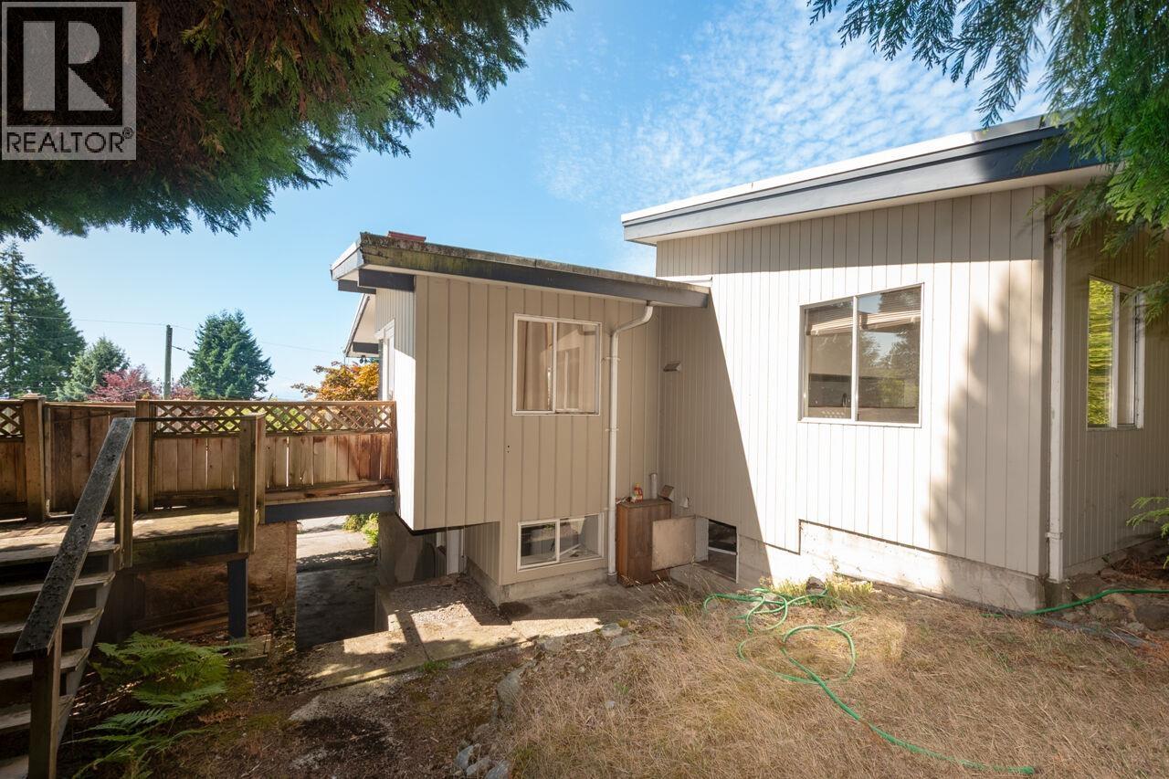 1241 Nepal Crescent Property Photo 28