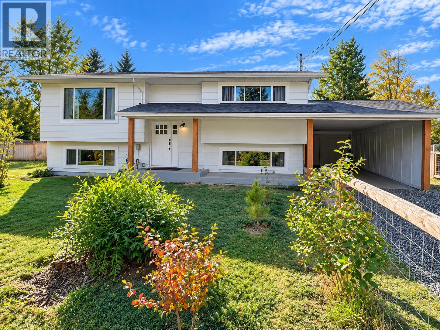 6494 Grey Crescent Property Photo 1