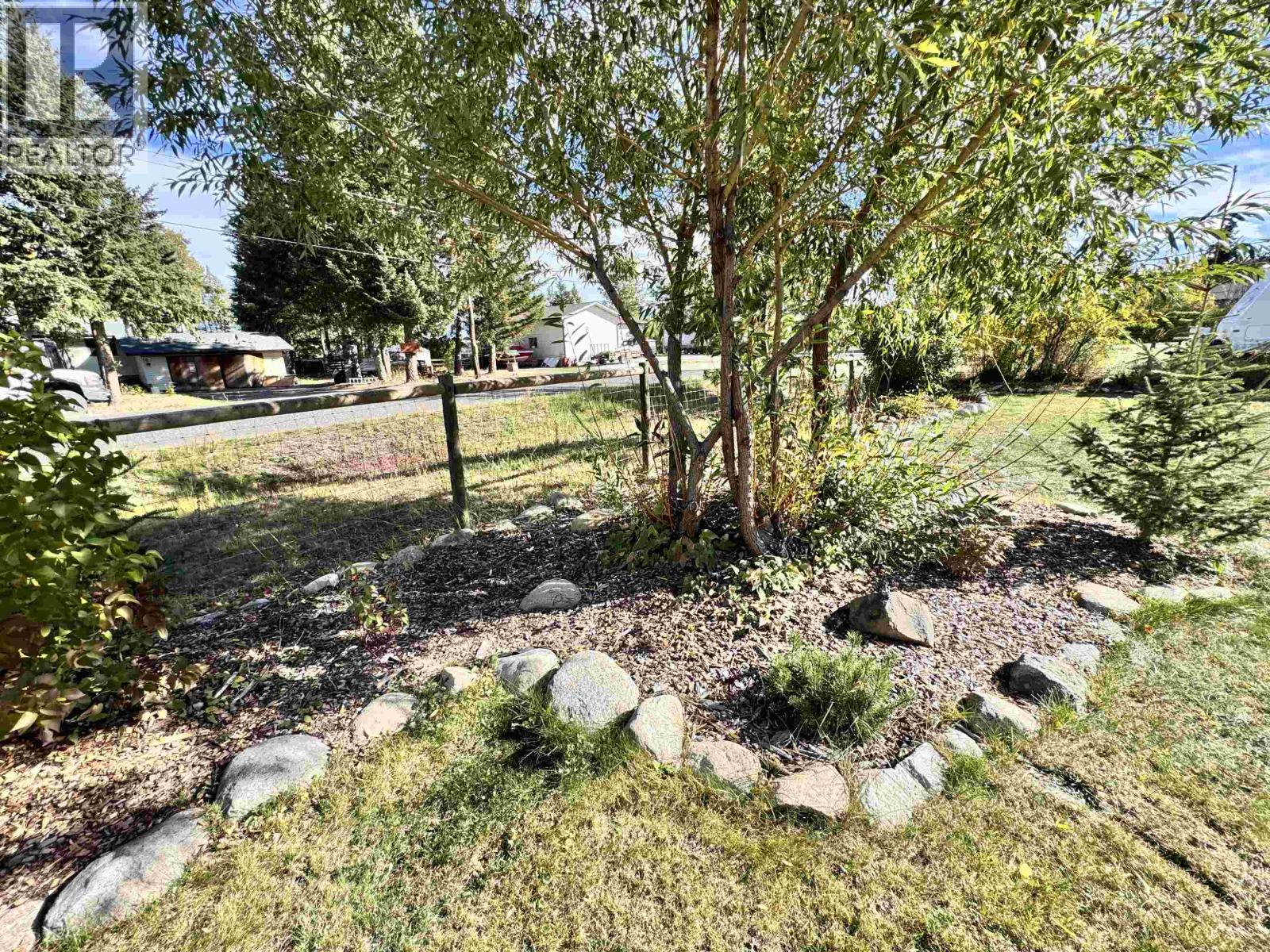 6494 Grey Crescent Property Photo 4