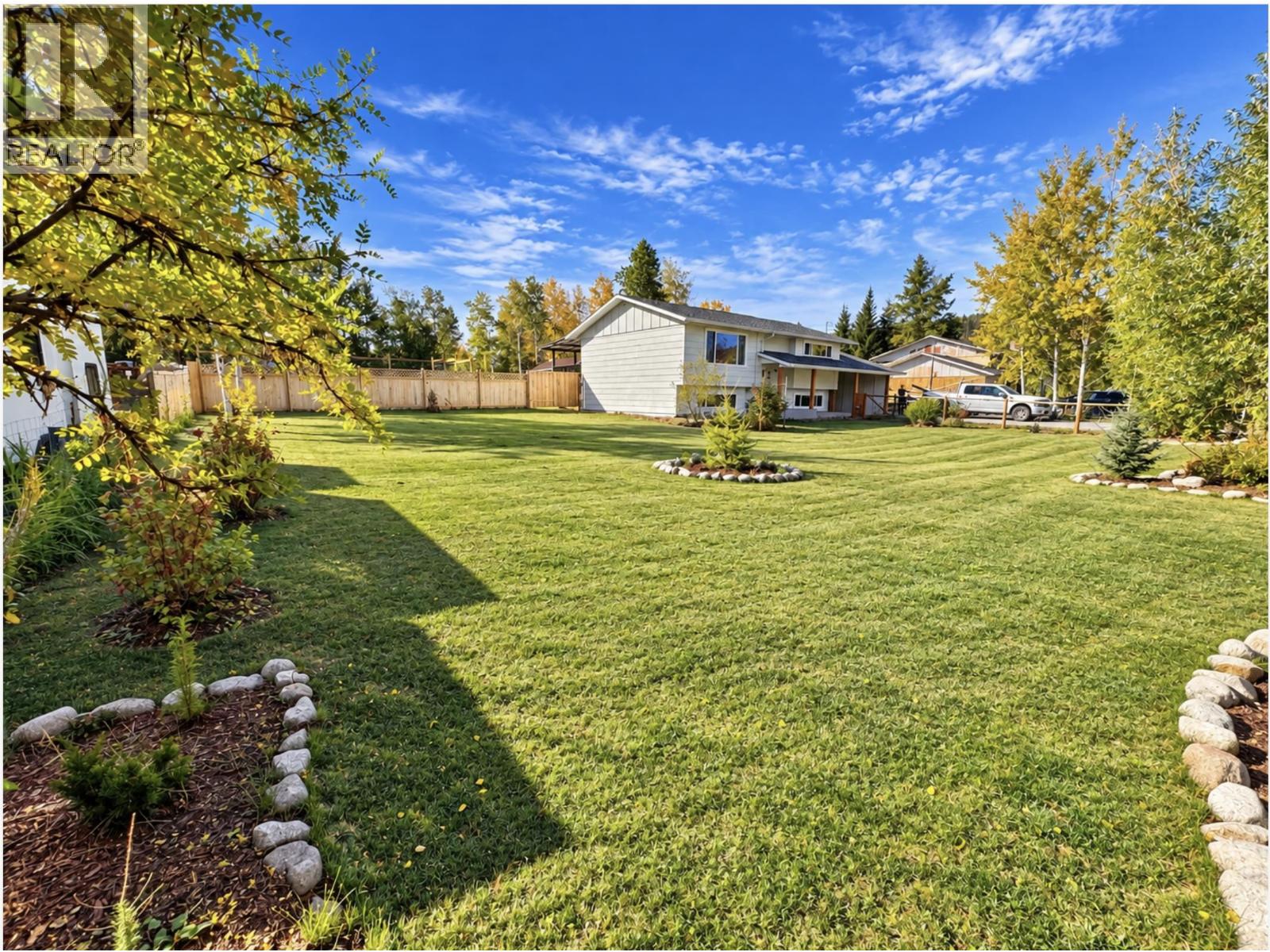 6494 Grey Crescent Property Photo 5