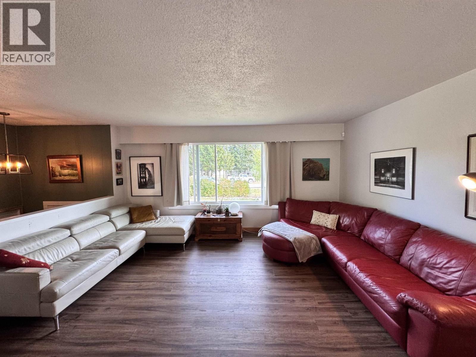 6494 Grey Crescent Property Photo 11
