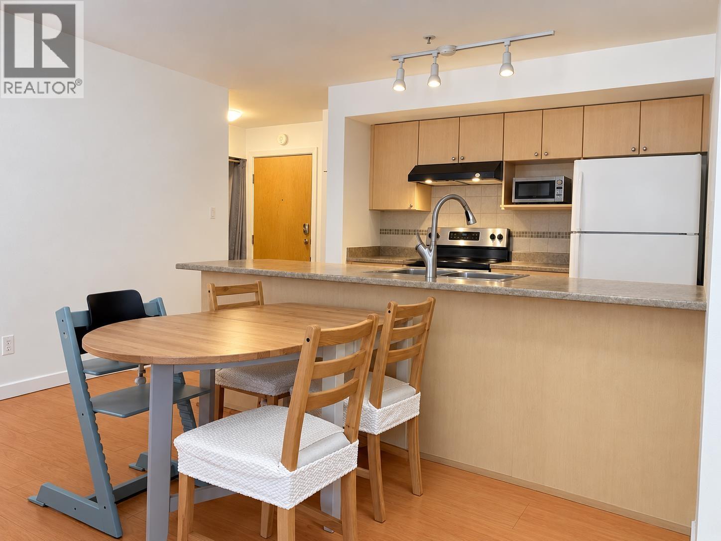 210 2891 E Hastings Street Property Photo 4