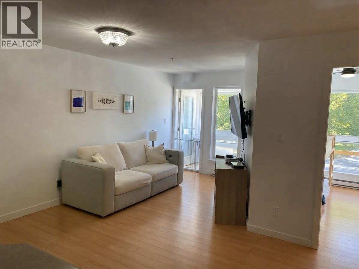 210 2891 E Hastings Street Property Photo 5