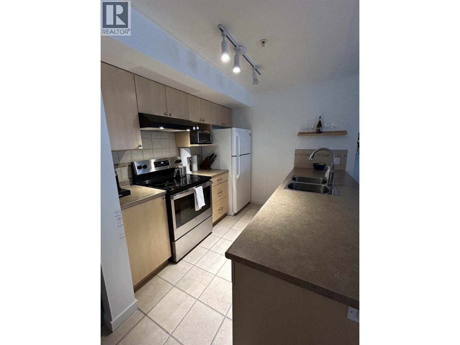 210 2891 E Hastings Street Property Photo 14