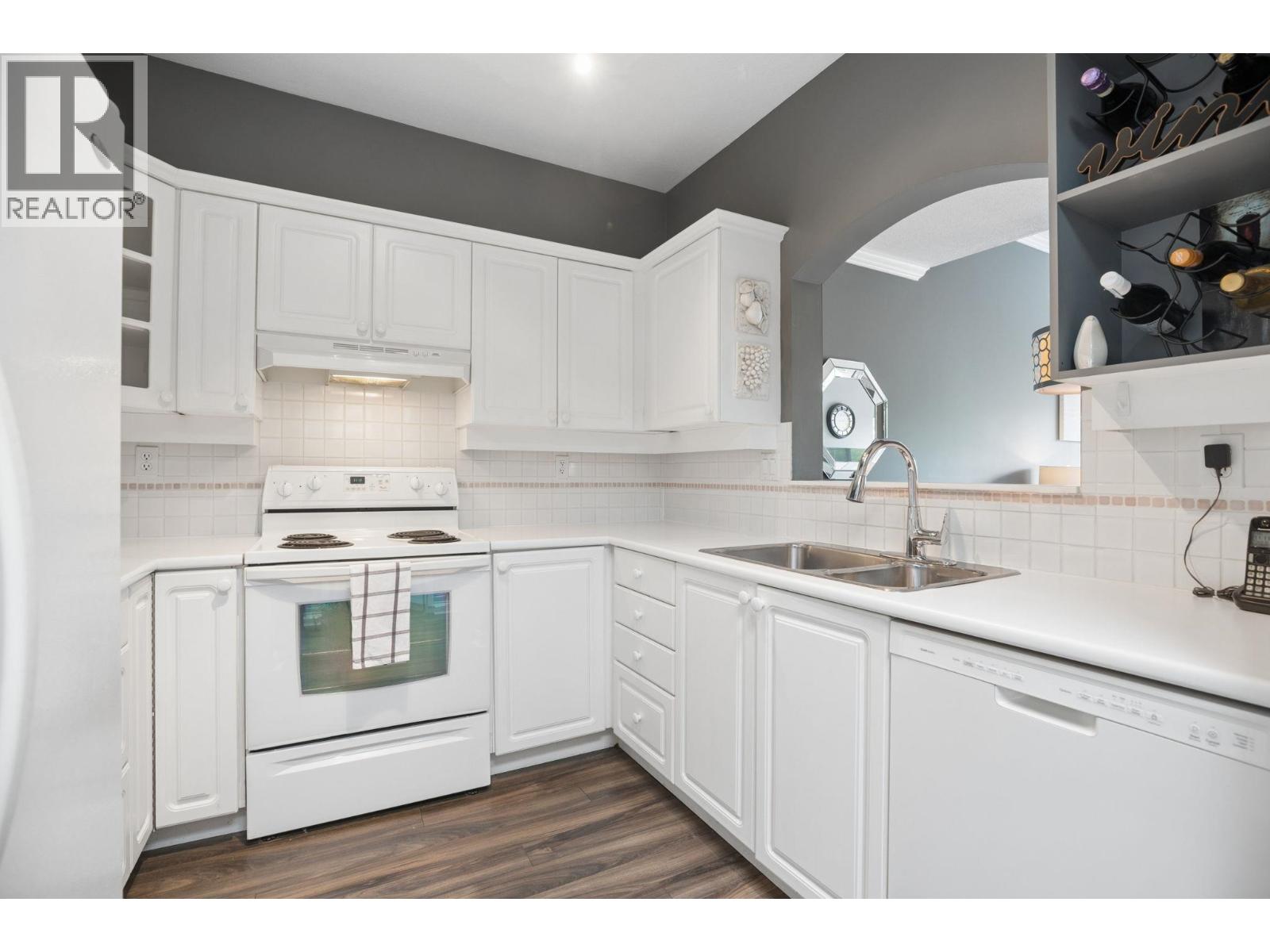 418 2995 Princess Crescent Property Photo 17