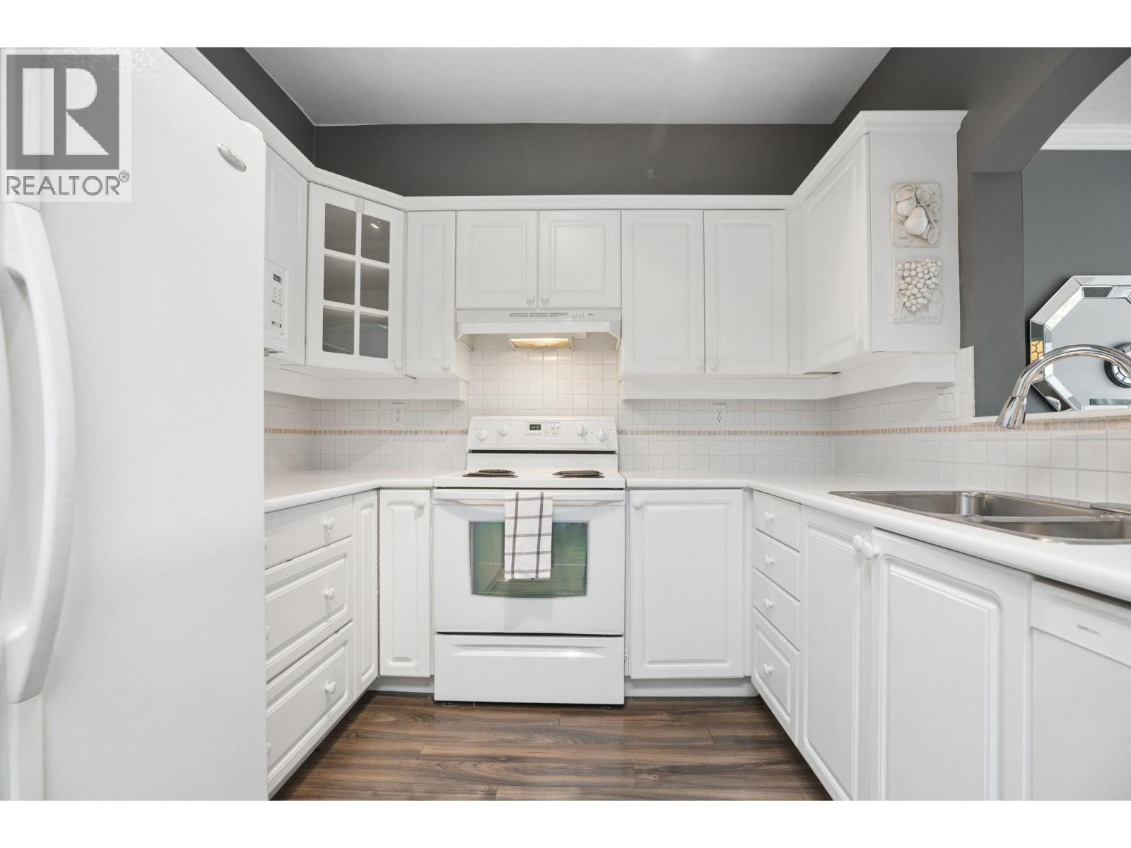 418 2995 Princess Crescent Property Photo 18