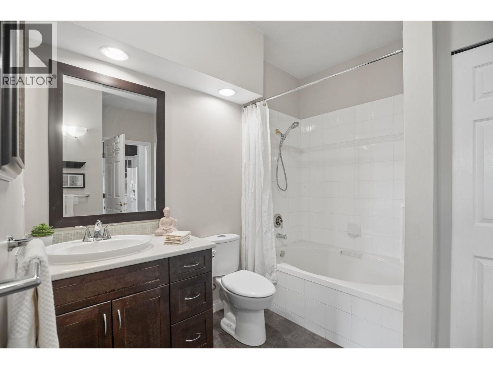 418 2995 Princess Crescent Property Photo 25