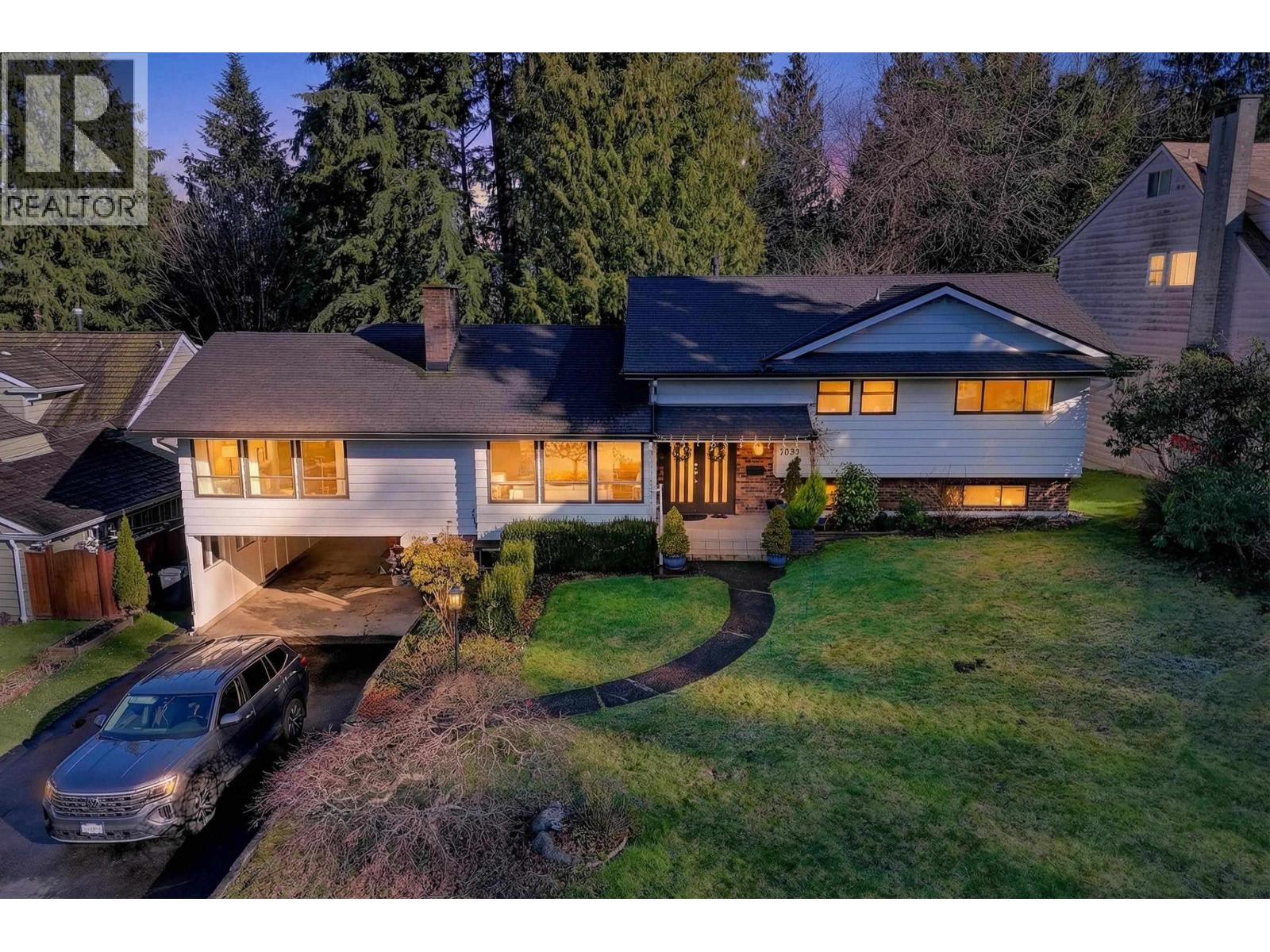 1838 HARBOUR DRIVE