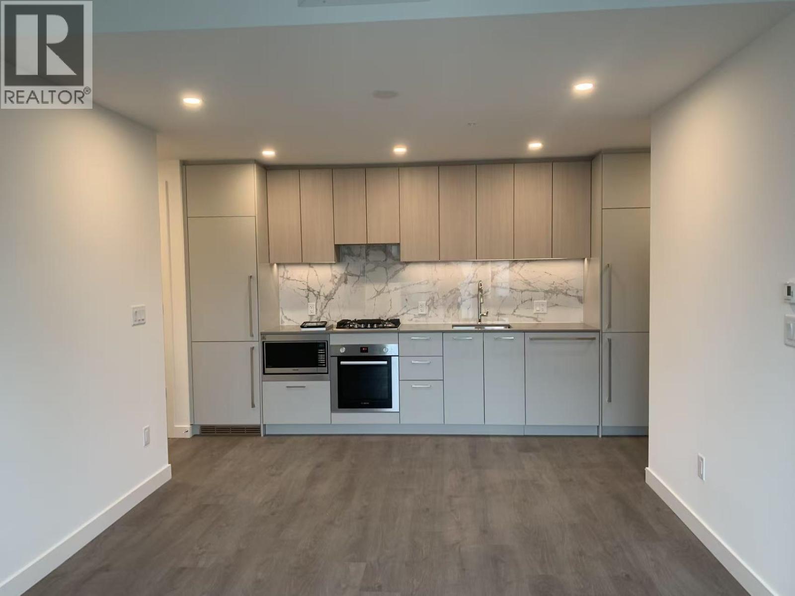 1005 6468 WILLINGDON AVENUE Property Photo 1