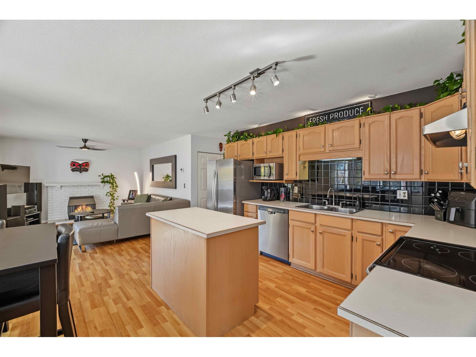 8832 143 Street Property Photo 11
