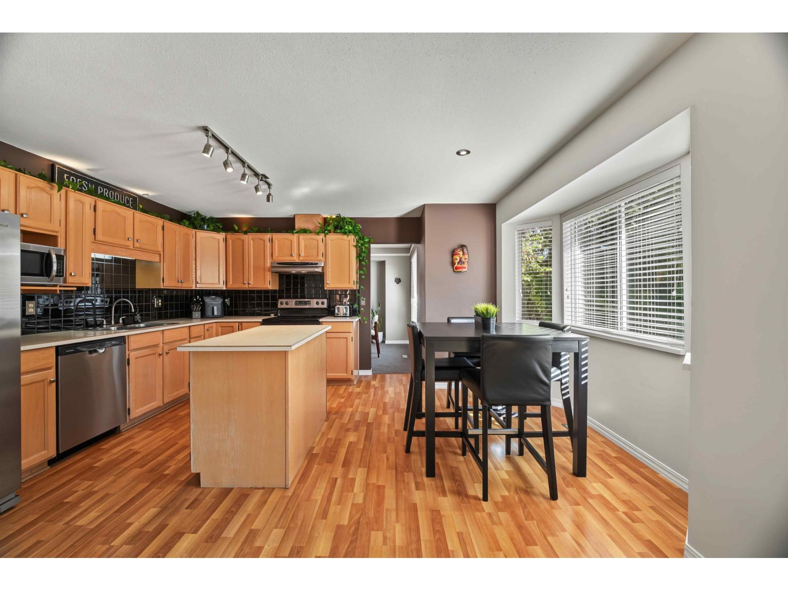 8832 143 Street Property Photo 15