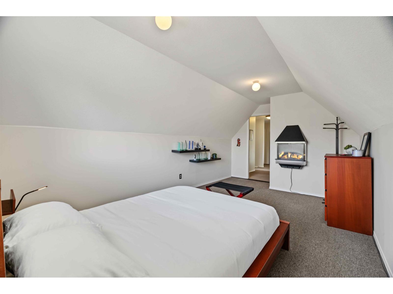 8832 143 Street Property Photo 23