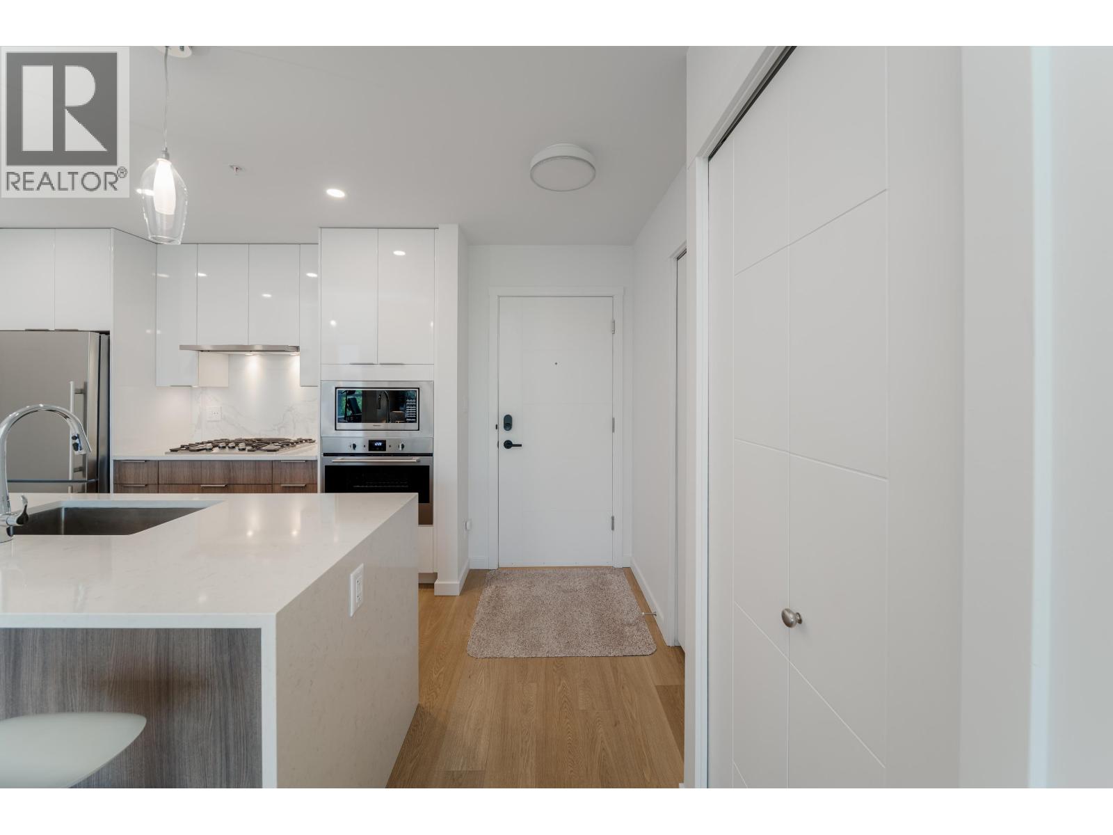 413 11641 227 Street Property Photo 4