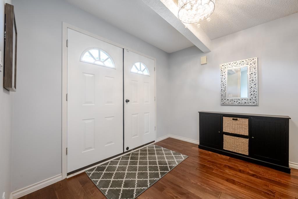 7844 108b Street Property Photo 2