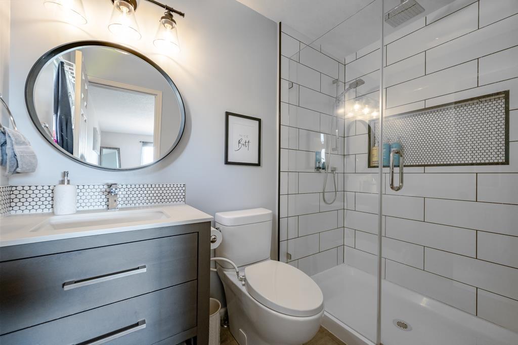 7844 108b Street Property Photo 21