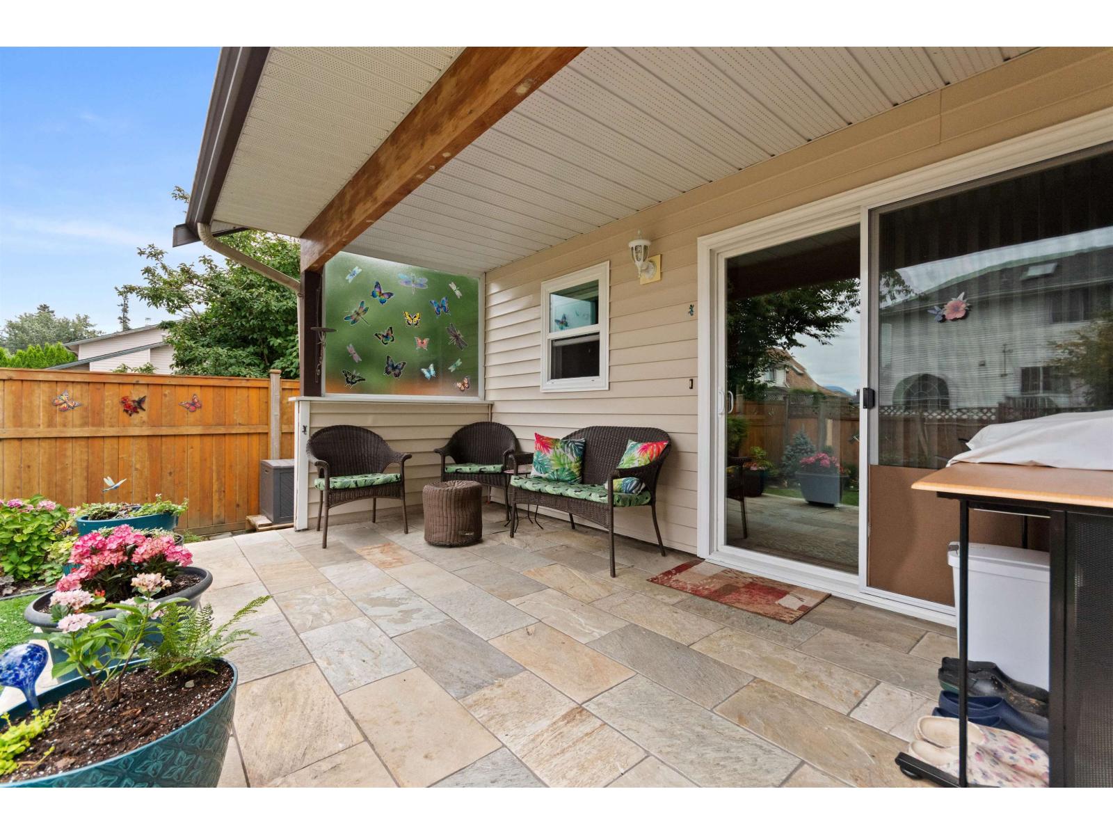45575 Worthington Place Property Photo 4